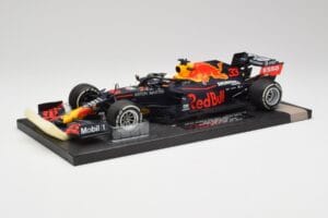 Red Bull RB16 #33 M. Verstappen Abu Dhabi GP Winner 2020 Minichamps 1:18 113201733 Kovina – slika 2 od 6