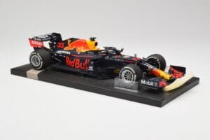 Red Bull RB16 #33 M. Verstappen Abu Dhabi GP Winner 2020 Minichamps 1:18 113201733 Kovina – slika 4 od 6