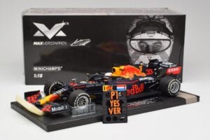 Red Bull RB16 #33 M. Verstappen Abu Dhabi GP Winner 2020 Minichamps 1:18 113201733 Kovina – slika 6 od 6