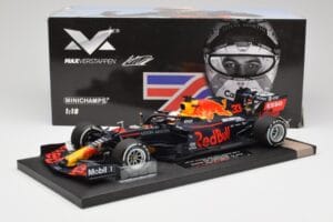 Red Bull RB16 #33 M. Verstappen Red Bull Racing 70th Anniversary GP Winner 2020 Minichamps 1:18 113200533-M1 Smola – slika 7 od 7