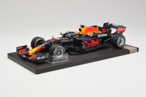 Red Bull RB16B #33 M. Verstappen Dutch GP Winner 2021 Minichamps 1:18 113212533 Kovina – slika 2 od 7