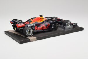Red Bull RB16B #33 M. Verstappen Dutch GP Winner 2021 Minichamps 1:18 113212533 Kovina – slika 3 od 7