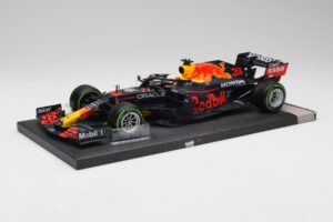 Red Bull RB16B #33 M. Verstappen Emilia Romagna GP Winner 2021 Minichamps 1:18 113210233T Kovina – slika 2 od 6