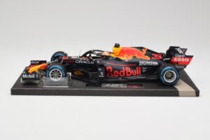 Red Bull RB16B #33 M. Verstappen Belgian GP 2021 Winner Minichamps 1:18 113211333 Smola