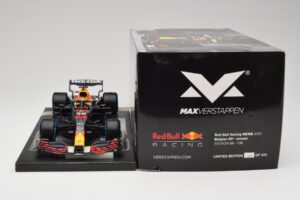 Red Bull RB16B #33 M. Verstappen Belgian GP 2021 Winner Minichamps 1:18 113211333 Smola – slika 7 od 7