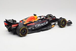 Red Bull RB18 #1 M. Verstappen France GP Winner 2022 Minichamps 1:18 110221201 Kovina – slika 2 od 7