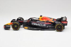 Red Bull RB18 #1 M. Verstappen France GP Winner 2022 Minichamps 1:18 110221201 Kovina – slika 3 od 7