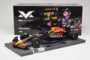 Red Bull RB18 #1 M. Verstappen Japan GP Winner No Figure 2022 Minichamps 1:18 113221801B Kovina – slika 6 od 7