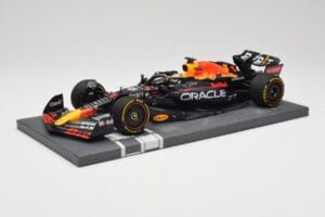 Red Bull RB18 Oracle #1 M. Verstappen Abu Dhabi GP 2022 Winner Minichamps 1:18 113222201 Smola – slika 2 od 7
