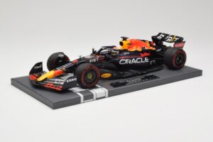 Red Bull RB18 Oracle #1 M. Verstappen Dutch GP 2022 Winner Minichamps 1:18 113221501 Smola – slika 2 od 7