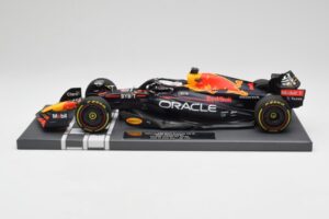 Red Bull RB18 Oracle #1 M. Verstappen US GP 2022 Winner Minichamps 1:18 113221901 Smola