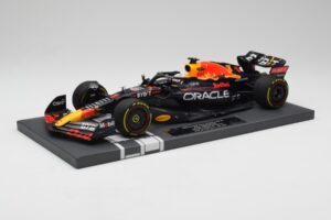 Red Bull RB18 Oracle #1 M. Verstappen US GP 2022 Winner Minichamps 1:18 113221901 Smola – slika 2 od 7