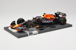 Red Bull RB18 #1 M. Verstappen Emilia Romagna GP 2022 Winner Minichamps 1:18 113220401 Smola – slika 2 od 7