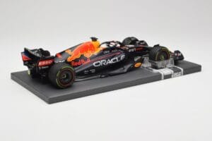 Red Bull RB18 #1 M. Verstappen Emilia Romagna GP 2022 Winner Minichamps 1:18 113220401 Smola – slika 3 od 7