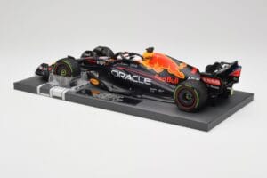 Red Bull RB18 #1 M. Verstappen Emilia Romagna GP 2022 Winner Minichamps 1:18 113220401 Smola – slika 5 od 7