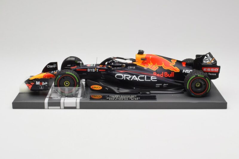 Red Bull RB18 #1 M. Verstappen Emilia Romagna GP 2022 Winner Minichamps 1:18 113220401 Smola