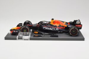 Red Bull RB18 #1 M. Verstappen Miami GP 2022 Winner Minichamps 1:18 113220301 Smola