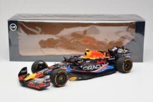 Red Bull RB19 #1 M. Verstappen Austin GP Winner 2023 Minichamps 1:18 110231901 Kovina – slika 6 od 6