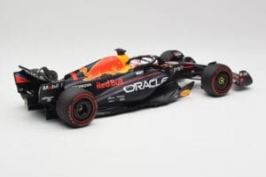 Red Bull RB19 #1 M. Verstappen Qatar Sprint Race 2nd WC 2023 Minichamps 1:18 110231801 Kovina – slika 2 od 6