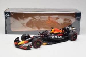Red Bull RB19 #1 M. Verstappen Qatar Sprint Race 2nd WC 2023 Minichamps 1:18 110231801 Kovina – slika 6 od 6