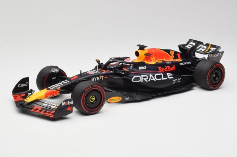 Red Bull RB19 #1 M. Verstappen Qatar Sprint Race 2nd WC 2023 Minichamps 1:18 110231801 Kovina