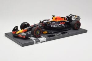 Red Bull RB19 Oracle #1 M. Verstappen British GP 2023 Winner Minichamps 1:18 113231101 Smola – slika 2 od 7