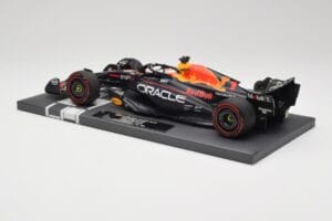 Red Bull RB19 Oracle #1 M. Verstappen British GP 2023 Winner Minichamps 1:18 113231101 Smola – slika 5 od 7