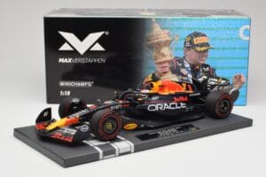 Red Bull RB19 Oracle #1 M. Verstappen British GP 2023 Winner Minichamps 1:18 113231101 Smola – slika 7 od 7