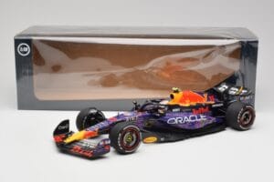 Red Bull RB19 #11 S. Perez Las Vegas GP 3rd 2023 Minichamps 1:18 110232211 Kovina – slika 6 od 6