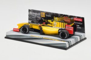 Renault R30 #11 R. Kubica Race Car 2010 Minichamps 1:43 403100081 Kovina – slika 3 od 6