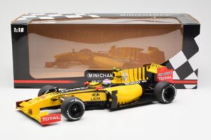 Renault F1 Team R30 #11 V. Petrov Showcar F1 2010 Minichamps 1:18 150100082 Kovina – slika 6 od 6