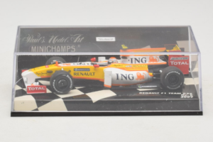 Renault R29 #8 N. Piquet Jr. F1 2009 Minichamps 1:43 400090008 Kovina – slika 4 od 5