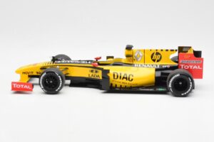 Renault R30 R. Kubica / V. Petrov F1 Showcar 2010 Minichamps 1:18 7711428831 Kovina – slika 3 od 6