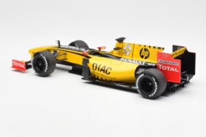 Renault R30 R. Kubica / V. Petrov F1 Showcar 2010 Minichamps 1:18 7711428831 Kovina – slika 5 od 6