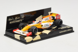 Renault R29 #8 N. Piquet Jr. Showcar F1 2009 Minichamps 1:43 400090078 Kovina – slika 2 od 5