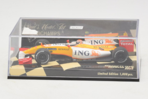 Renault R29 #8 N. Piquet Jr. Showcar F1 2009 Minichamps 1:43 400090078 Kovina – slika 4 od 5