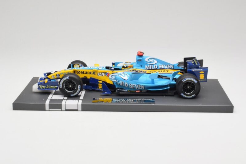 Renault R26 #1 F. Alonso China GP 2006 Minichamps 1:18 117061601 Smola