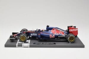 Scuderia Toro Rosso STR10 Renault #33 M. Verstappen Australian GP 2015 Minichamps 1:18 117150033 Smola
