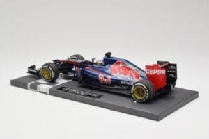 Scuderia Toro Rosso STR10 Renault #33 M. Verstappen Australian GP 2015 Minichamps 1:18 117150033 Smola – slika 5 od 7