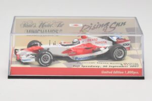 Toyota TF107 #12 J. Trulli Showcar 2007 Minichamps 1:43 403070082 Kovina – slika 5 od 5