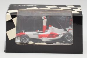 Toyota TF105 #16 J. Trulli Malaysia GP Podium 2005 Minichamps 1:43 400050116 Kovina – slika 4 od 4
