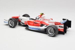Toyota TF107 #12 J. Trulli F1 Launch Livery 2007 Minichamps 1:18 AM601321 Kovina – slika 5 od 6