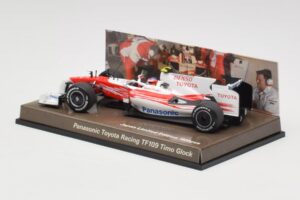 Toyota TF109 Panasonic Toyota Racing #10 T. Glock F1 2009 Minichamps 1:43 AM62131 Kovina – slika 3 od 5