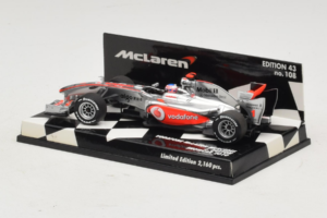 Vodafone McLaren Mercedes MP4-25 J. Button F1 Showcar 2010 Minichamps 1:43 530104371 Kovina – slika 3 od 5