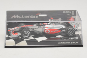 Vodafone McLaren Mercedes MP4-25 J. Button F1 Showcar 2010 Minichamps 1:43 530104371 Kovina – slika 5 od 5
