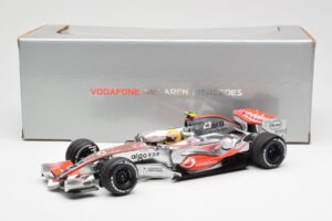 McLaren MP4-22 Mercedes #2 L. Hamilton 2007 Dealer Edition Minichamps 1:18 530071802 Kovina – slika 6 od 6