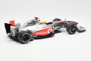 McLaren MP4-24 #1 L. Hamilton 2009 Dealer Edition Minichamps 1:18 503091801 Kovina – slika 2 od 6