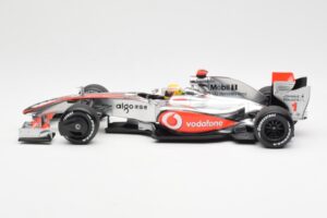 McLaren MP4-24 #1 L. Hamilton 2009 Dealer Edition Minichamps 1:18 503091801 Kovina – slika 3 od 6