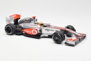 McLaren MP4-24 #1 L. Hamilton 2009 Dealer Edition Minichamps 1:18 503091801 Kovina – slika 4 od 6