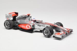 McLaren MP4-25 Vodafone #1 J. Button F1 2010 Minichamps 1:18 530101871-R1 Kovina – slika 4 od 7